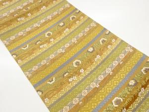 横段に古典柄・草花模様織出し袋帯